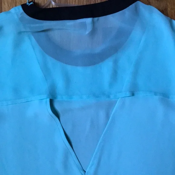 BCBG green top mint with black color trim xs - Picture 6 of 6